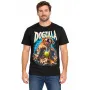 Muž v černém tričku DOGZILLA s motivem obří pes ve městě na bílém pozadí